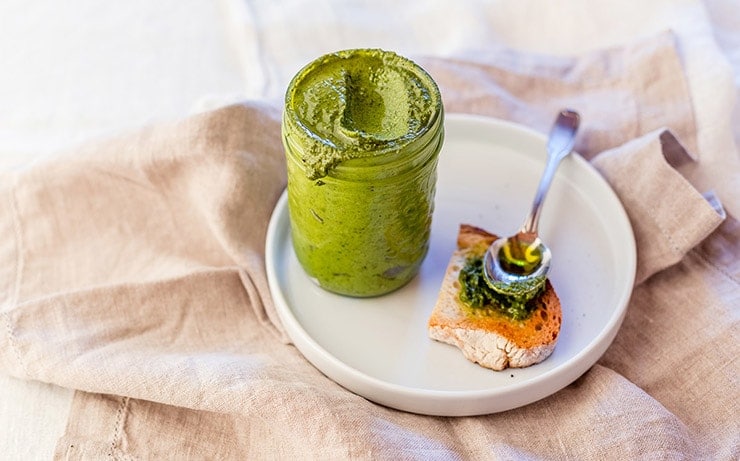 Pesto con foglie di sedano