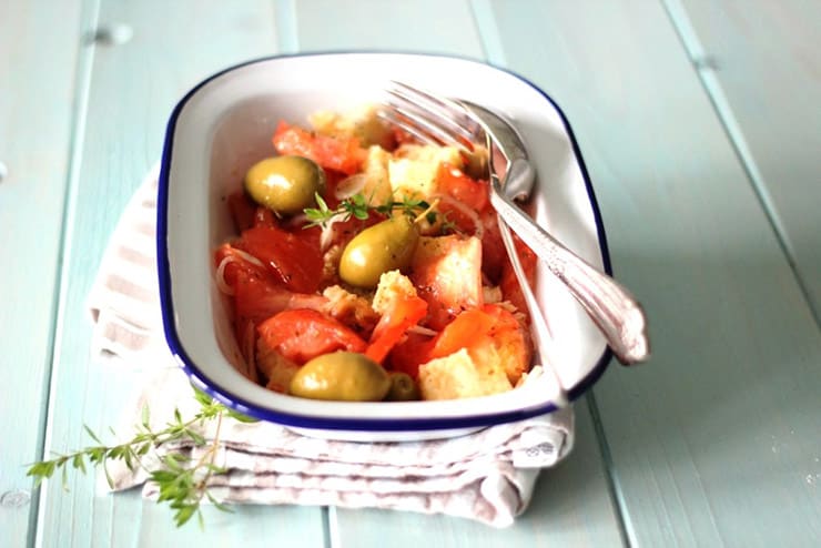 Preparazione panzanella